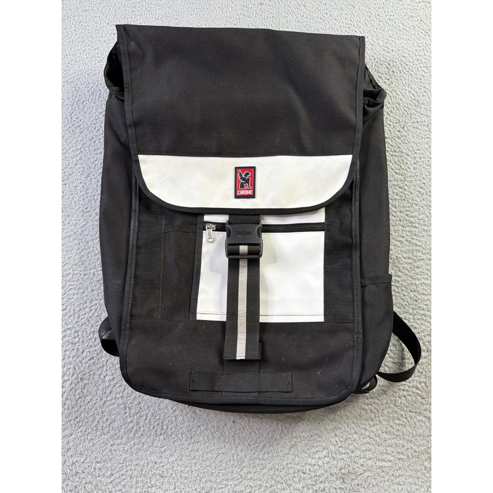 Chrome Industries Falcon Messenger Bag Bicycle Waterproof Backpack Black White